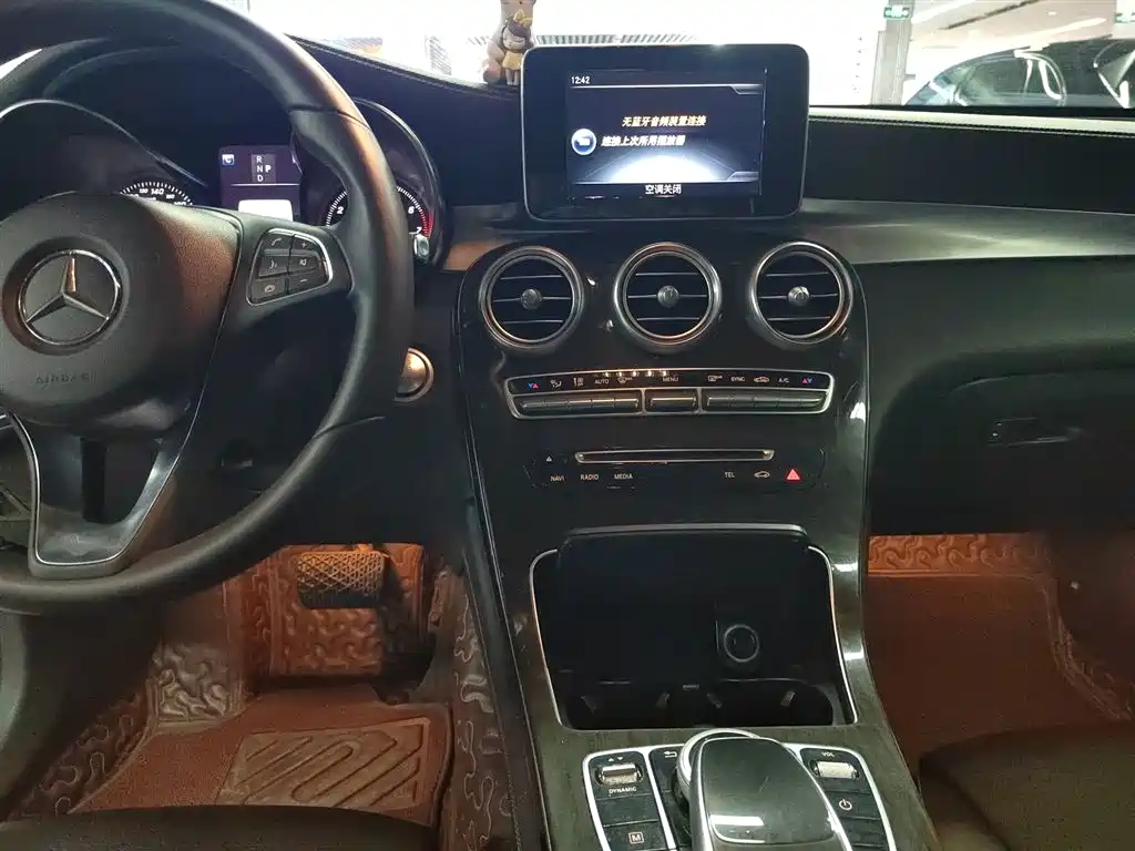 Mercedes-Benz GLC 2017 GLC 260 4MATIC Luxury