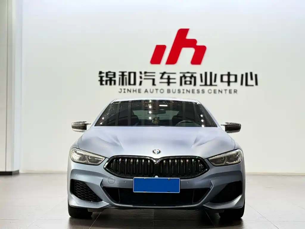 BMW  8 SERIES
