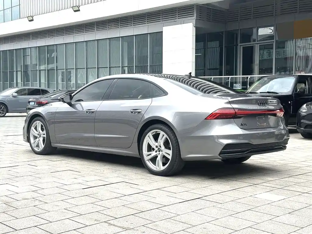 Audi A7L 2022 — фото 3