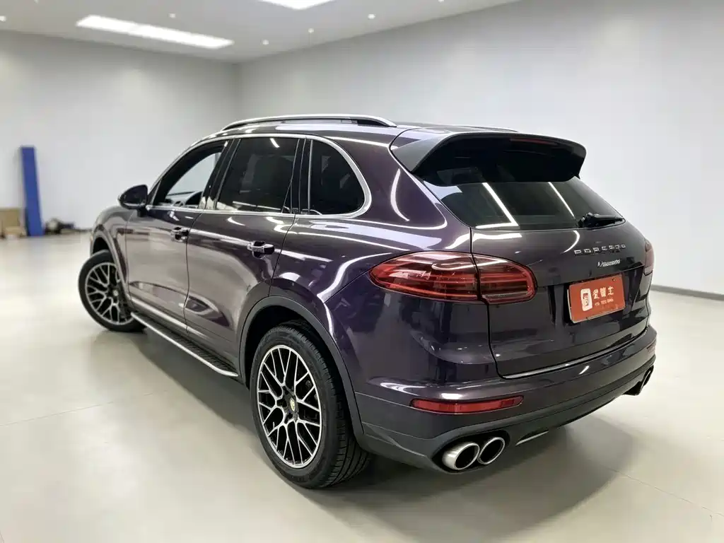 Porsche Cayenne — миниатюра 11
