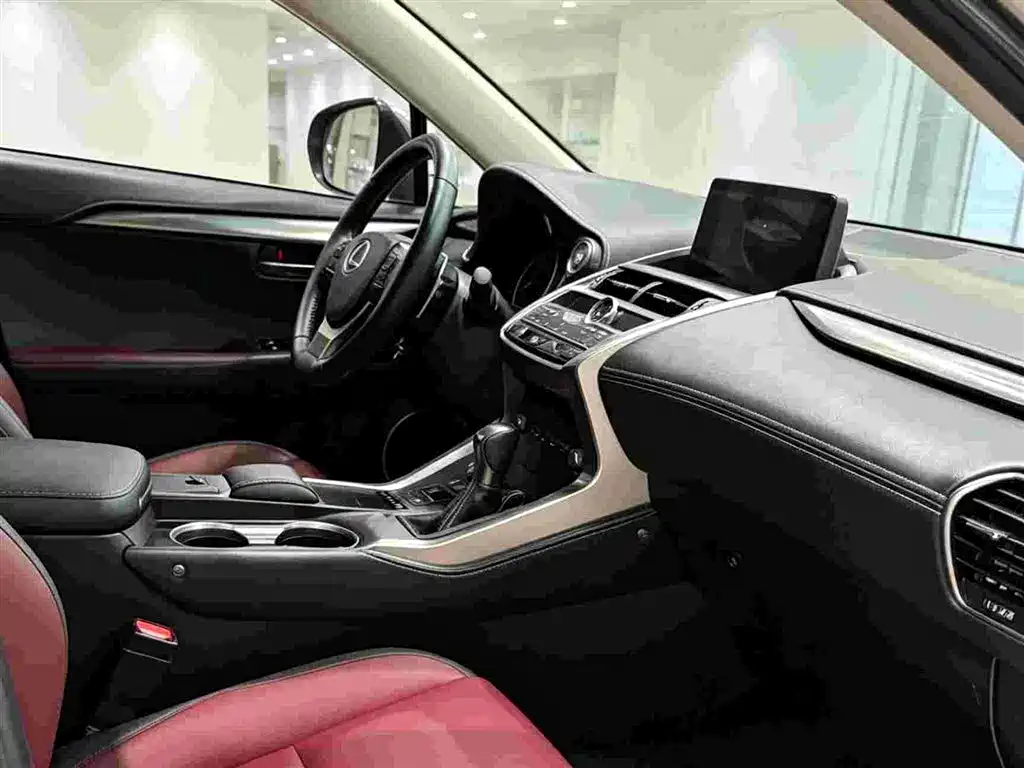 Lexus NX — миниатюра 3