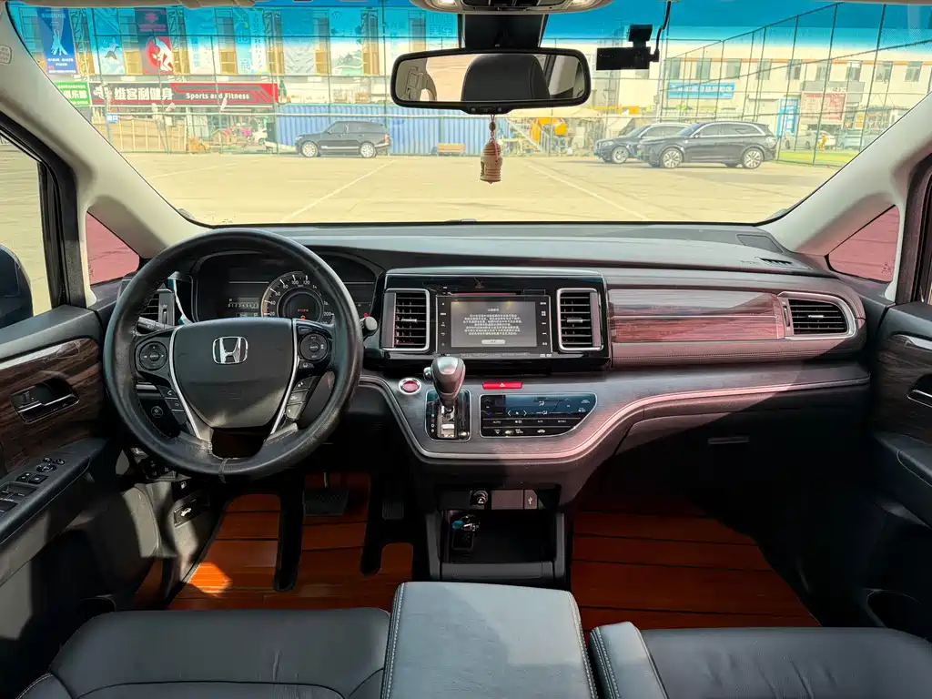 Honda Elysion — миниатюра 16