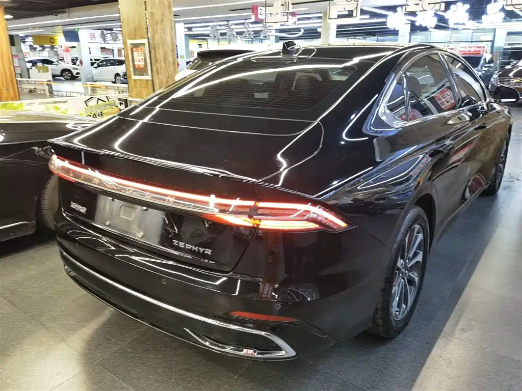 Lincoln Z 2022 i
