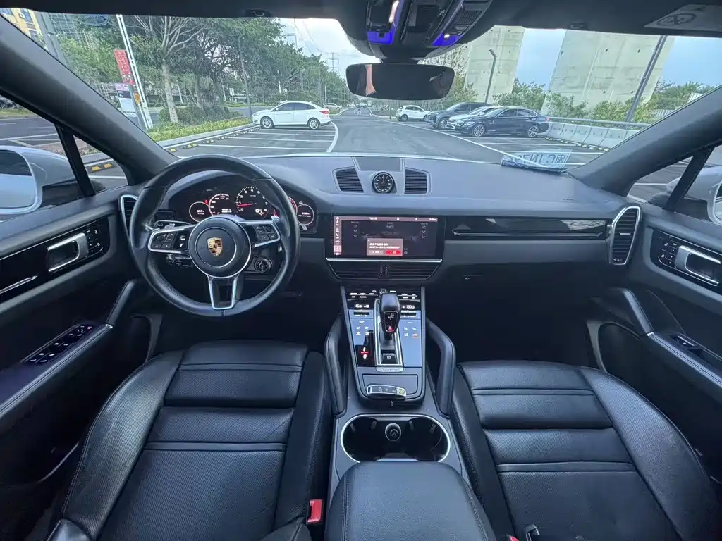 PORSCHE CAYENNE
