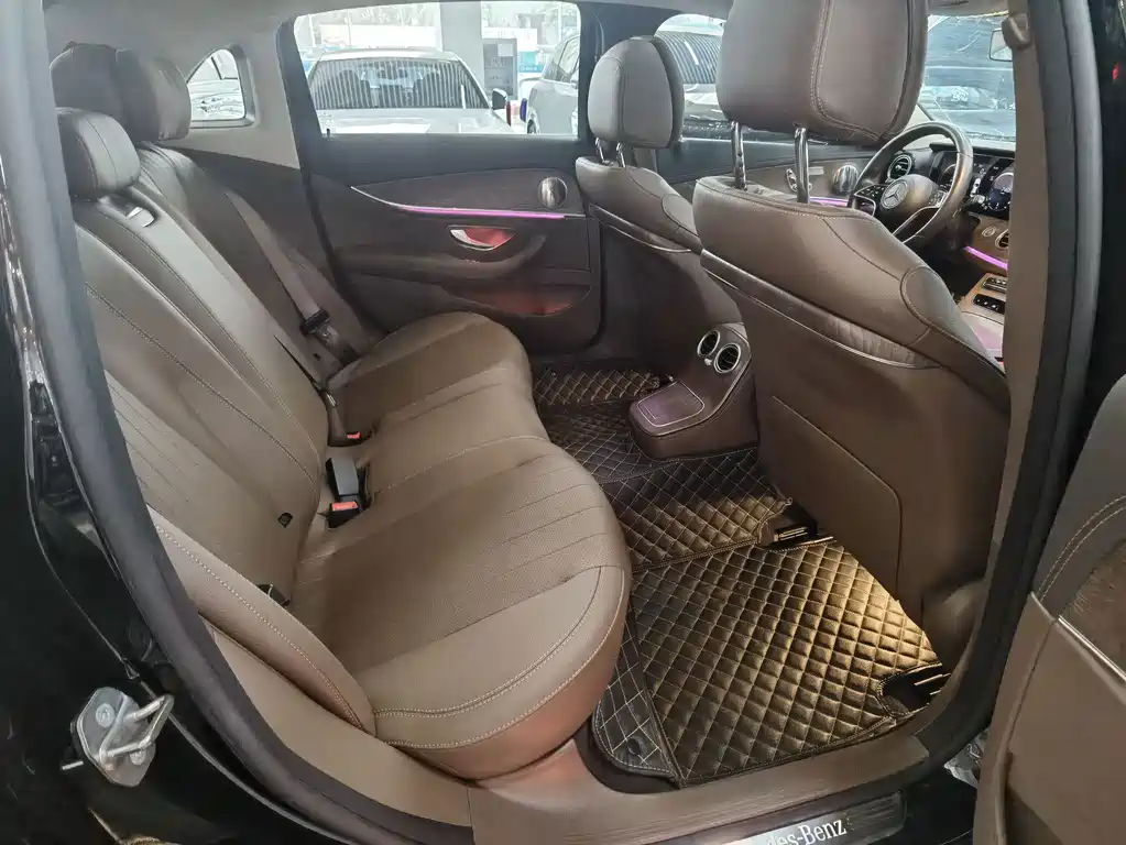 Mercedes-Benz E-Class — миниатюра 23