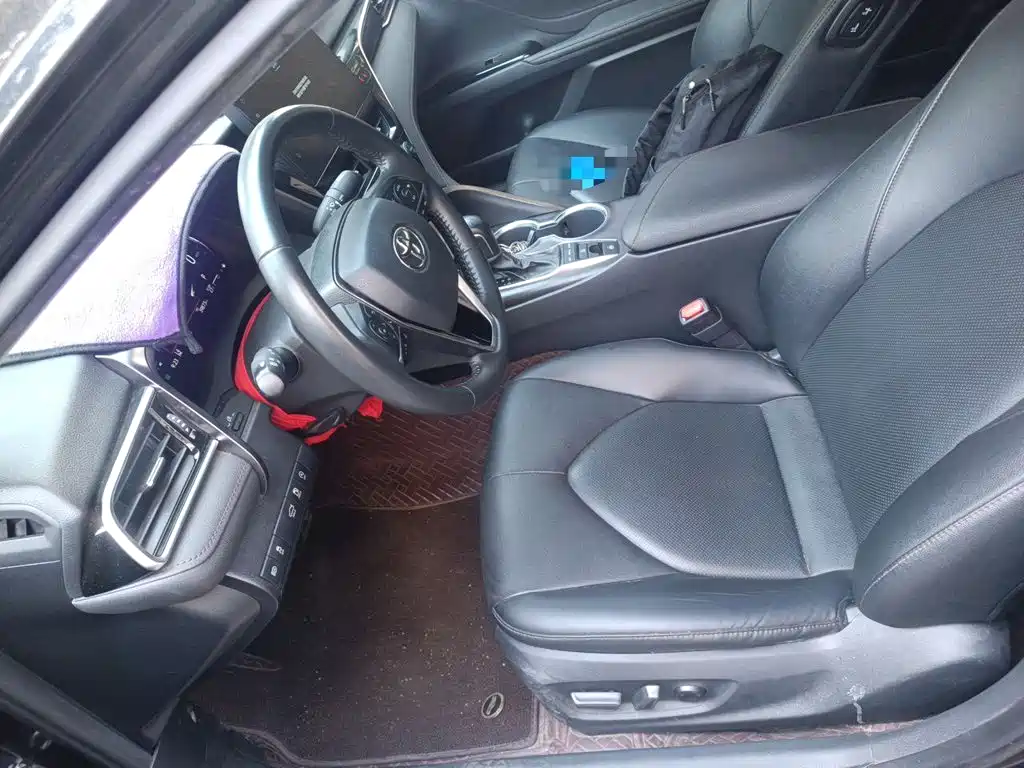 Toyota Camry — миниатюра 11