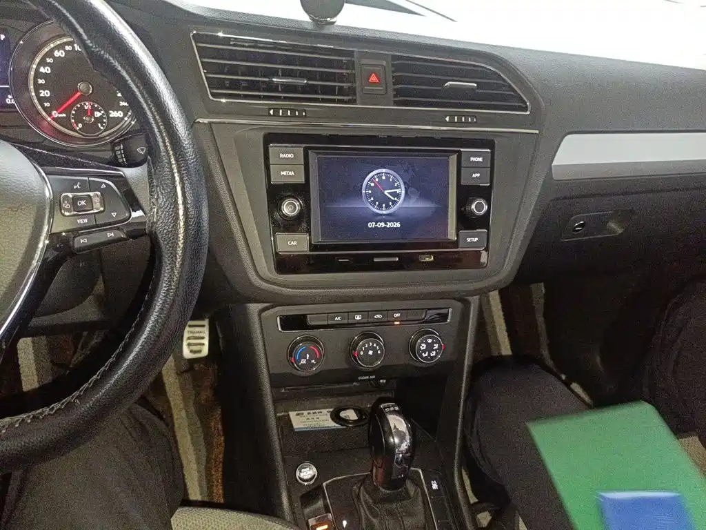 Volkswagen Tiguan L — миниатюра 9