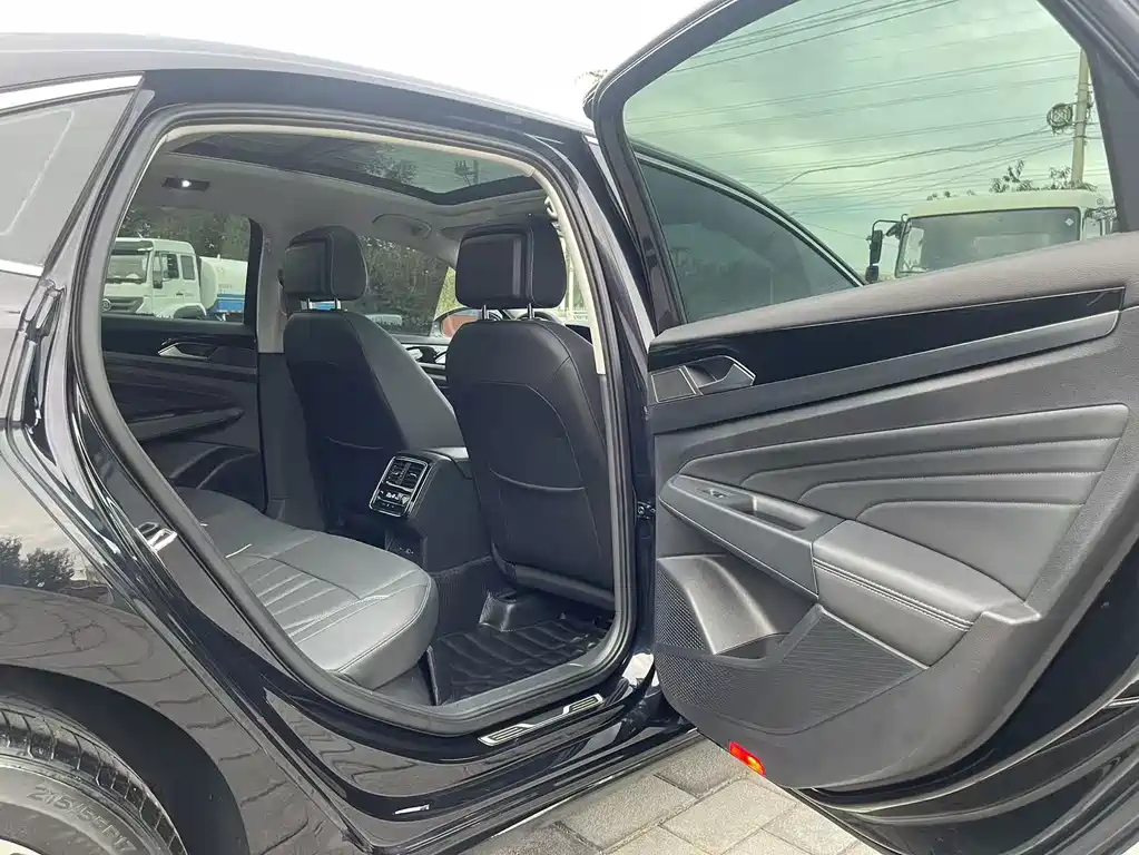 Volkswagen Passat — миниатюра 13