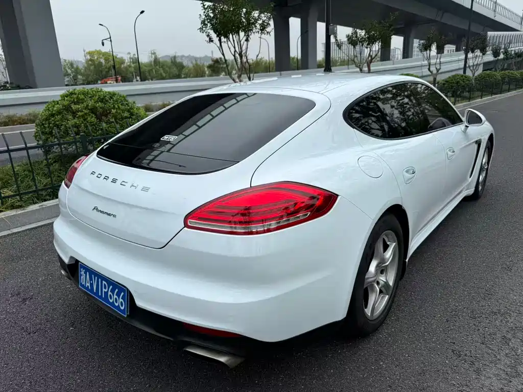 Porsche Panamera — миниатюра 7