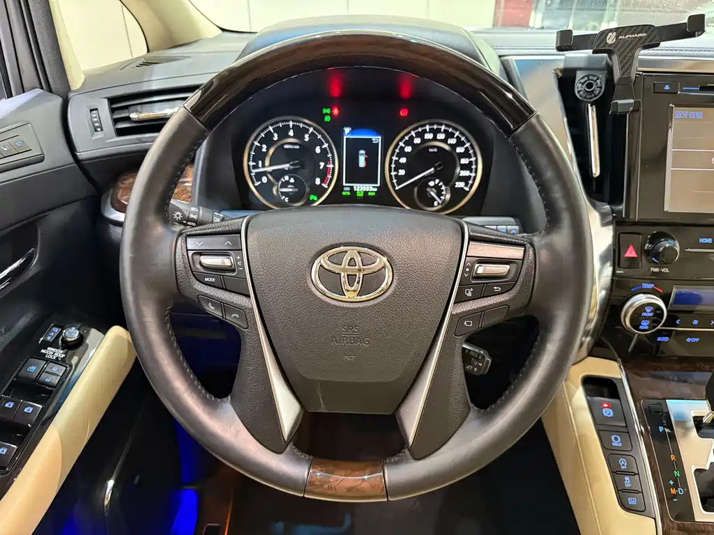 Toyota Alphard 2018 3.5L Luxury