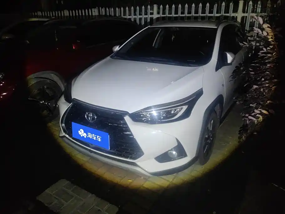Toyota Yaris L 2021