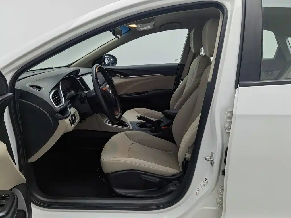 Buick Excelle — миниатюра 10