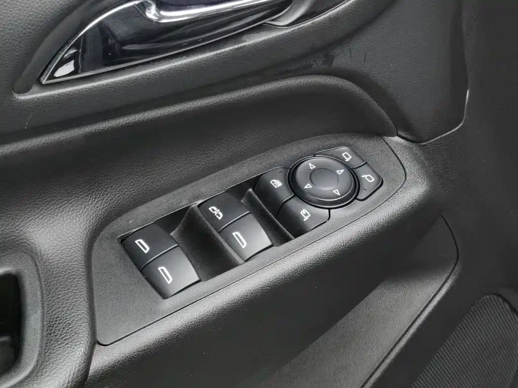 Chevrolet Equinox — миниатюра 9