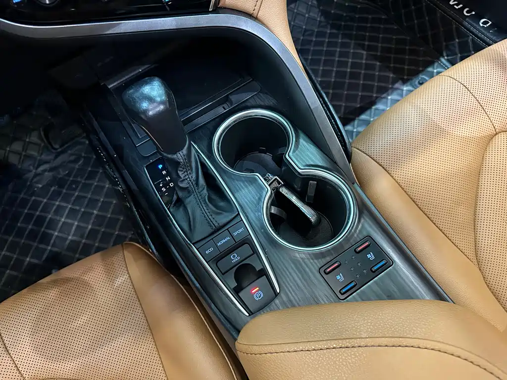 Toyota Camry — миниатюра 8