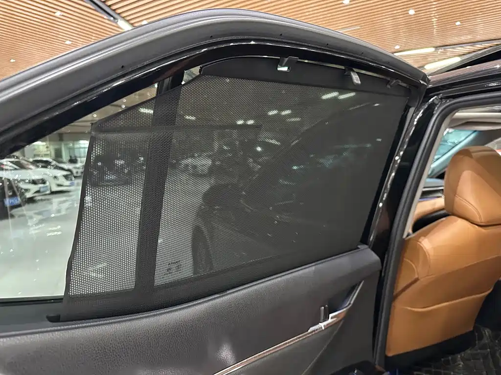 Toyota Camry — миниатюра 13