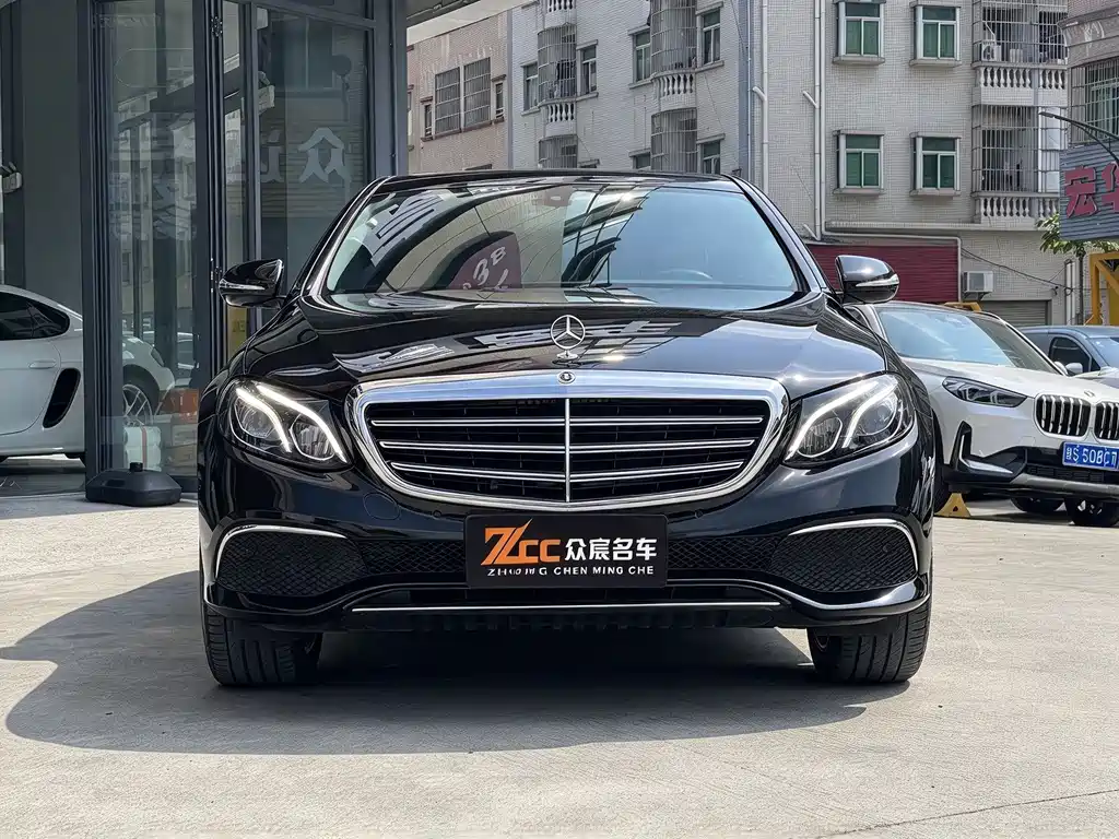 Mercedes-Benz E-Class — миниатюра 2
