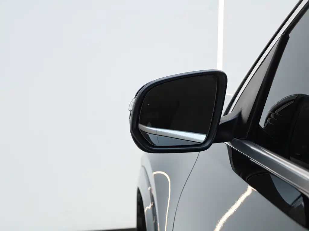 Mercedes-Benz GLS — миниатюра 11