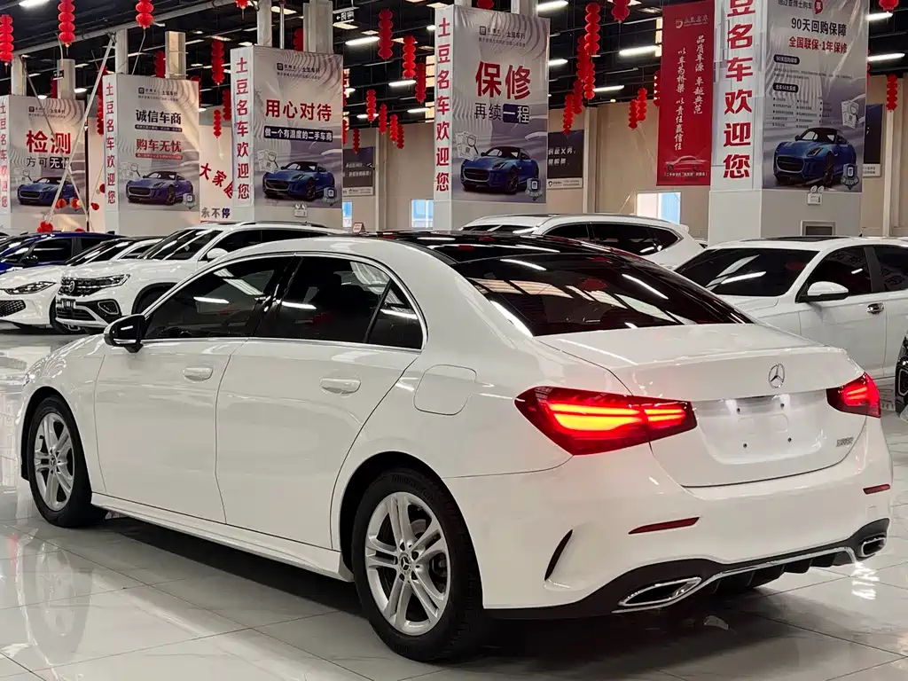 Mercedes-Benz A-Class 2023 — фото 14