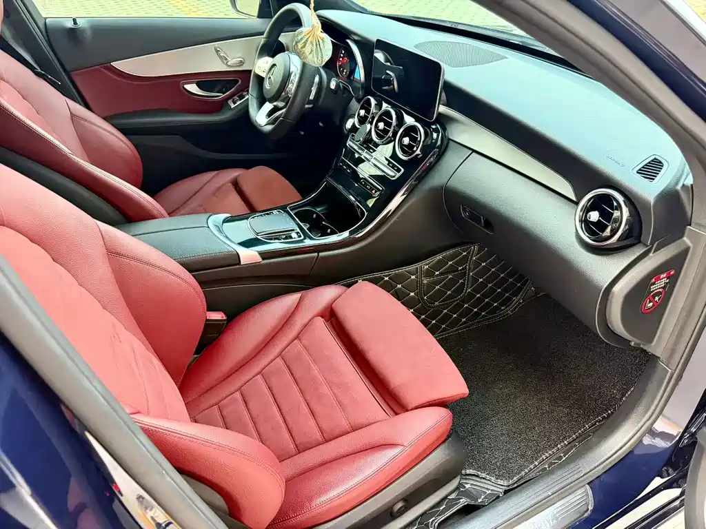 Mercedes-Benz C-Class — миниатюра 6