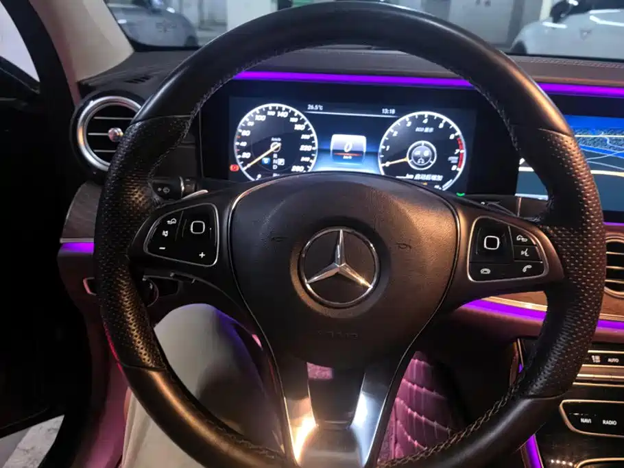 Mercedes-Benz E-Class — миниатюра 15