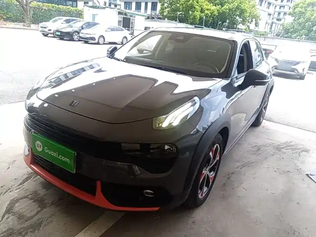2018 Lynk & Co 02