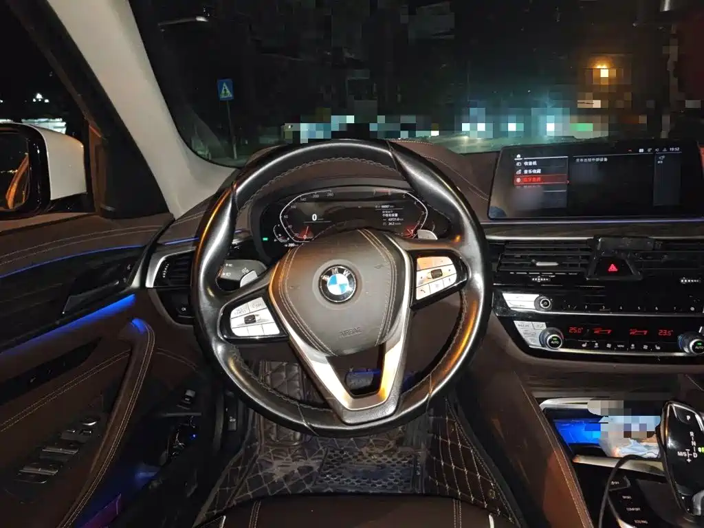 BMW 5 Series — миниатюра 6