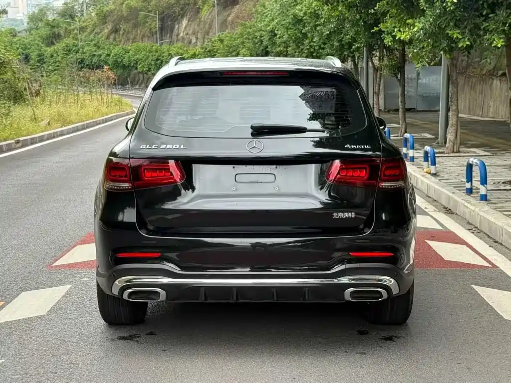 MERCEDES-BENZ GLC