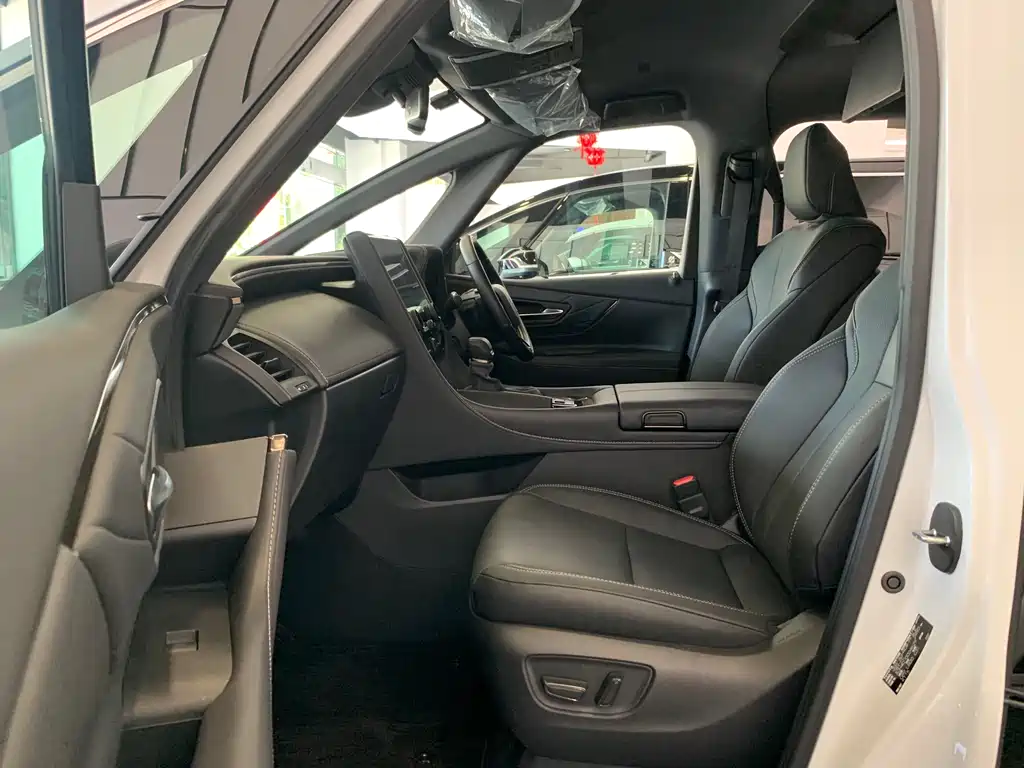 Toyota Alphard 2025 2.5L AT