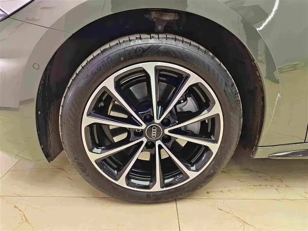 Audi A5L 2026 2.0T Sport