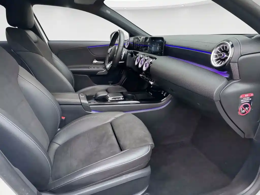 Mercedes-Benz A-Class 2023 — фото 7