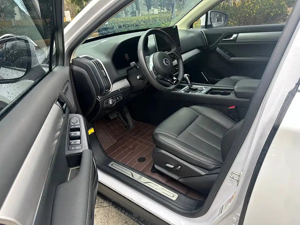 BYD Tang — миниатюра 6