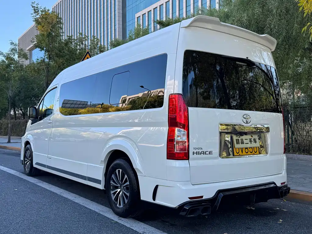 Toyota Hiace — миниатюра 7