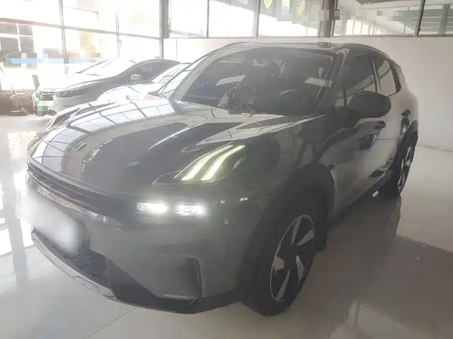 2021 Lynk & Co 06