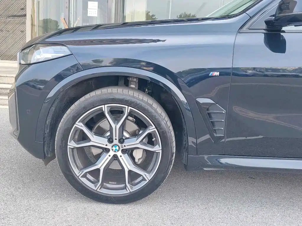 BMW X5 2025 xDrive 30Li Premium M Sport