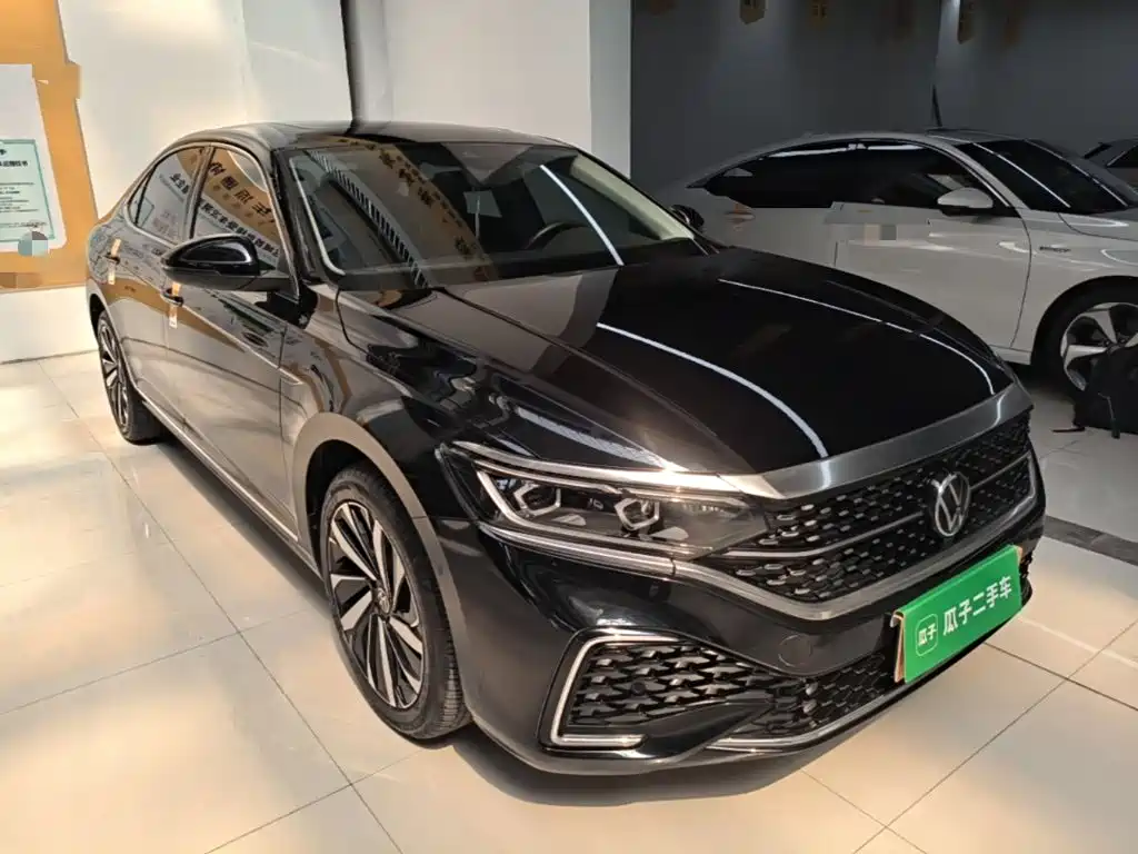 Volkswagen Passat 2022 330TSI Luxury