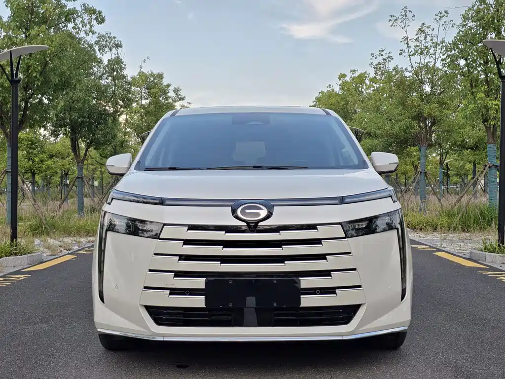 GAC Motor 传祺E8 PHEV — миниатюра 2
