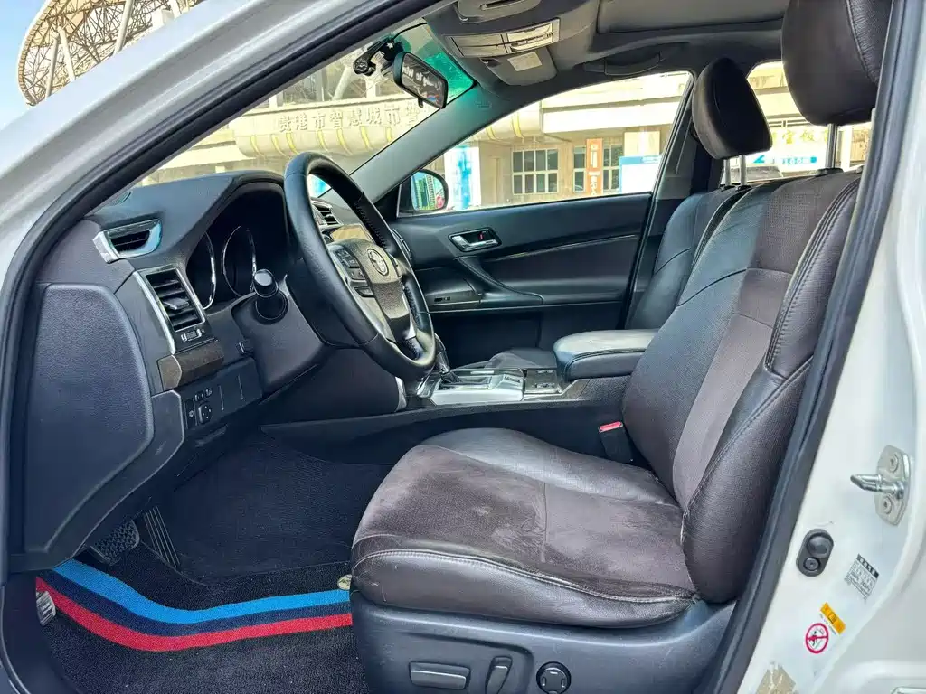 Toyota Reiz — миниатюра 4