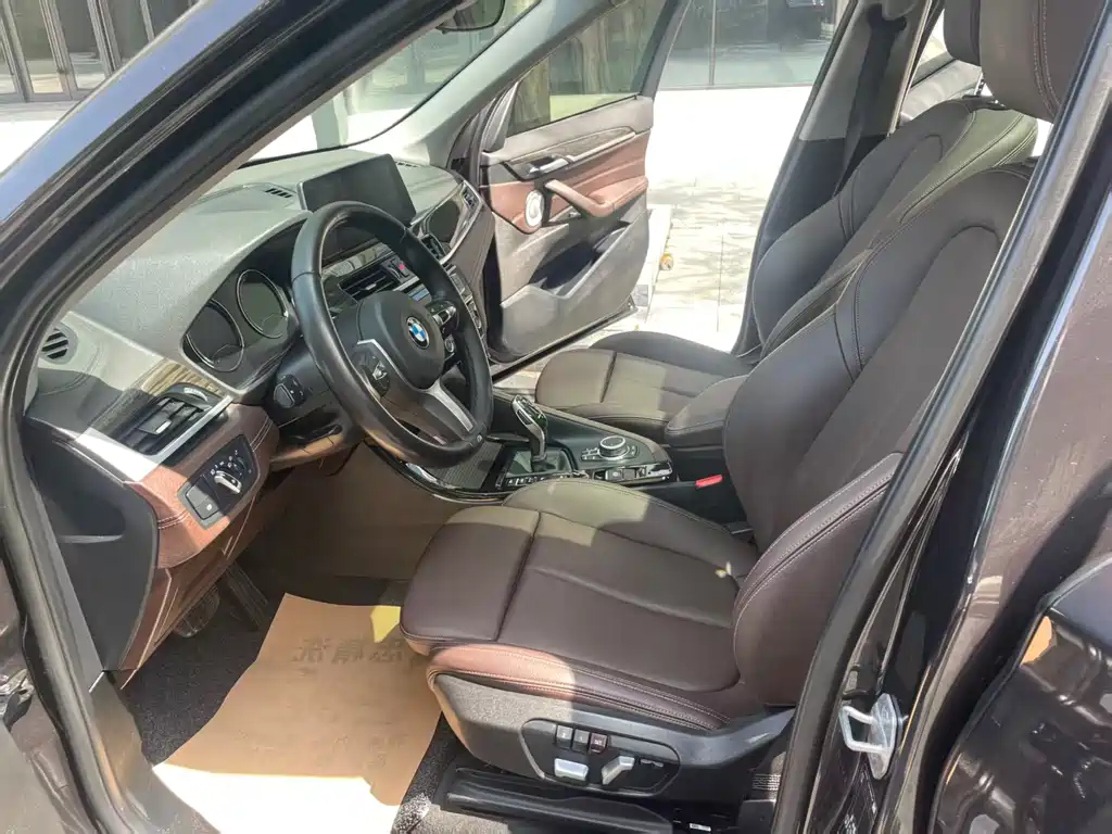 BMW X1 2021 xDrive25Li Premium