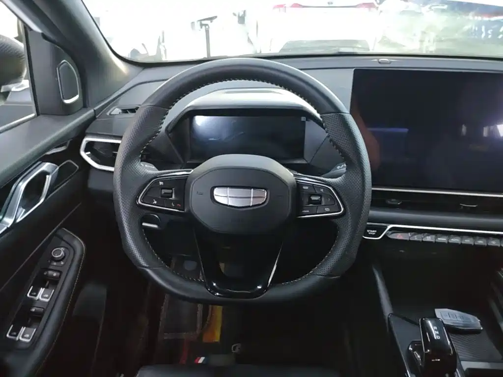 Geely Binyue — миниатюра 11