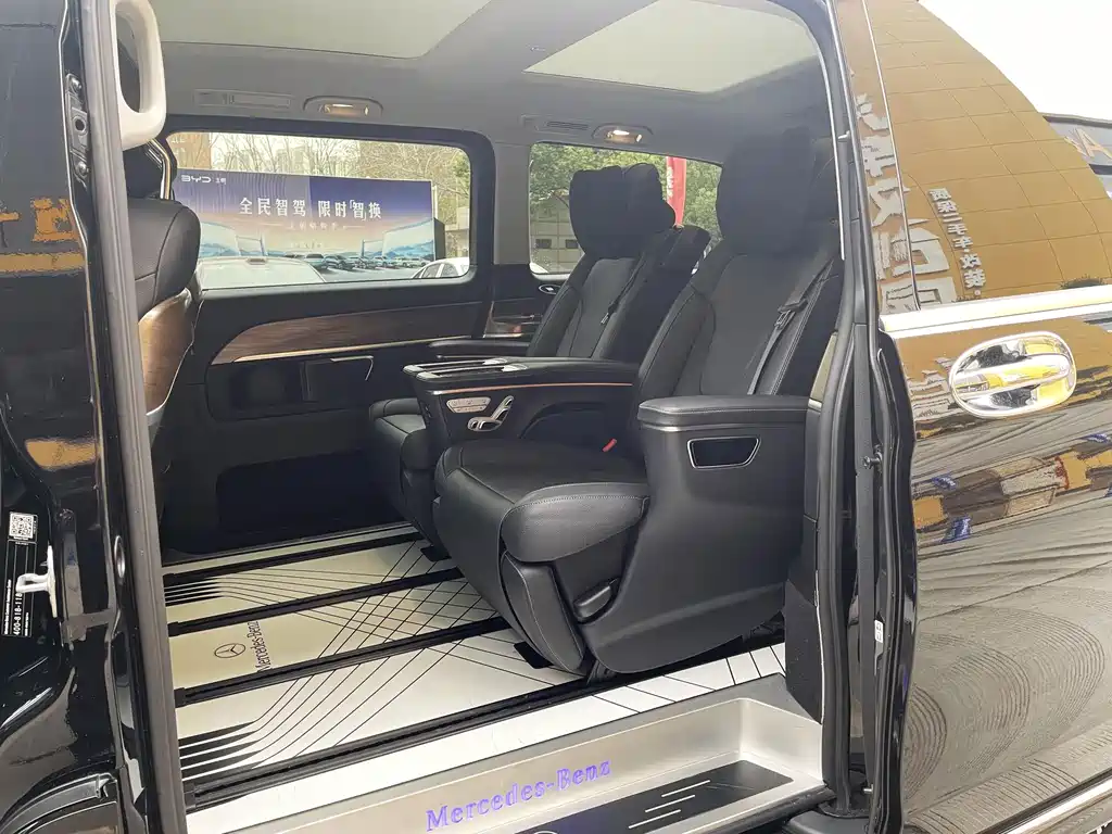 MERCEDES-BENZ V CLASS