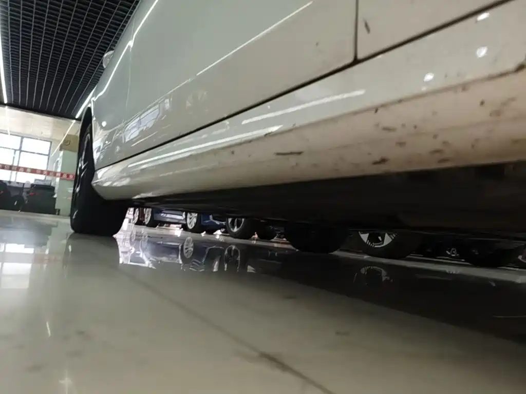 Mercedes-Benz E-Class (Import) — миниатюра 21