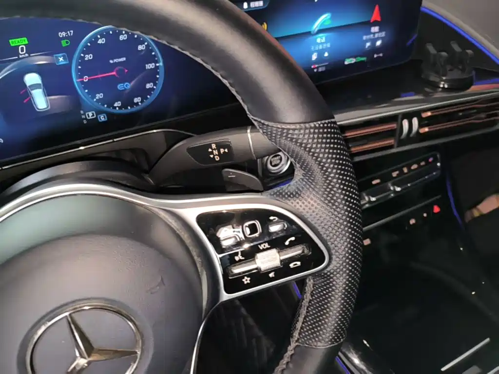 Mercedes-Benz EQC — миниатюра 14
