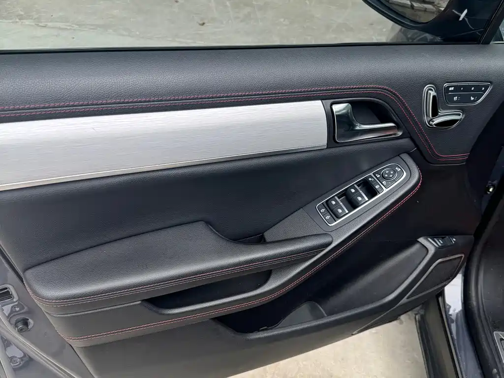 BYD Tang New Energy — миниатюра 5