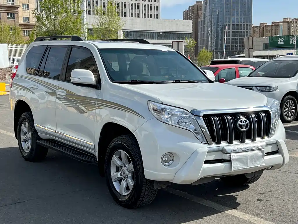 Toyota Land Cruiser Prado 2016 2.7L AT Standard