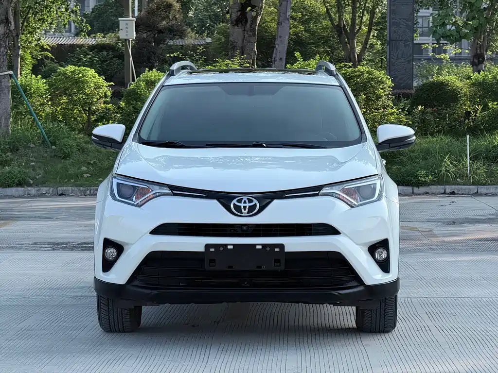 Toyota RAV4 — миниатюра 2