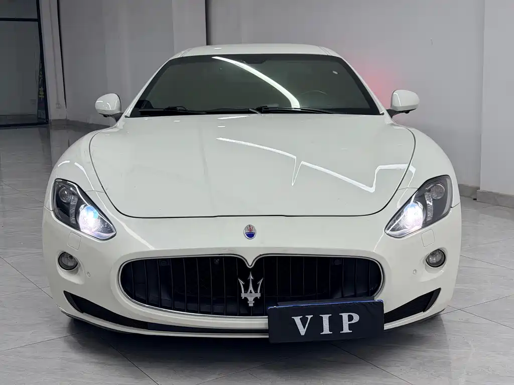 Maserati GranTurismo 2013 4.2L AT