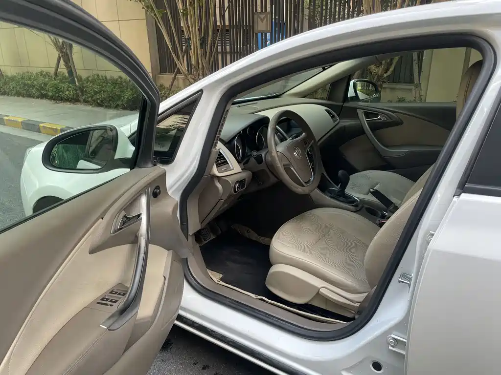 Buick Excelle — миниатюра 4