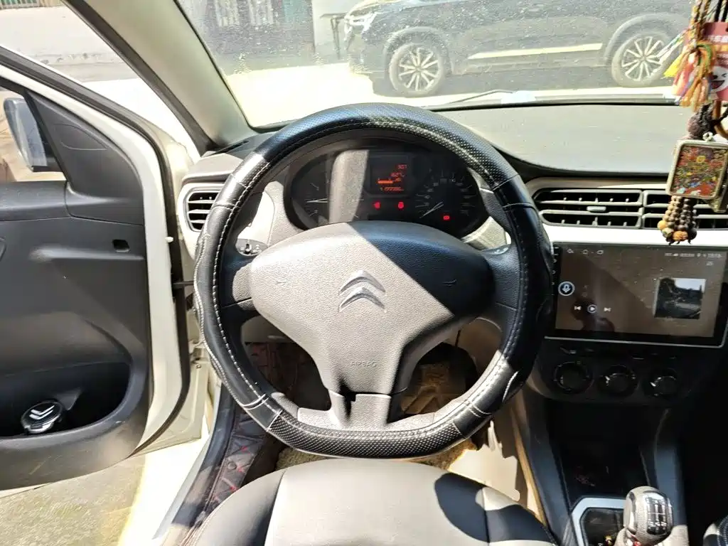 Citroen Elysee — миниатюра 11