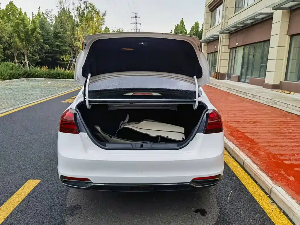 Geely Emgrand — миниатюра 19