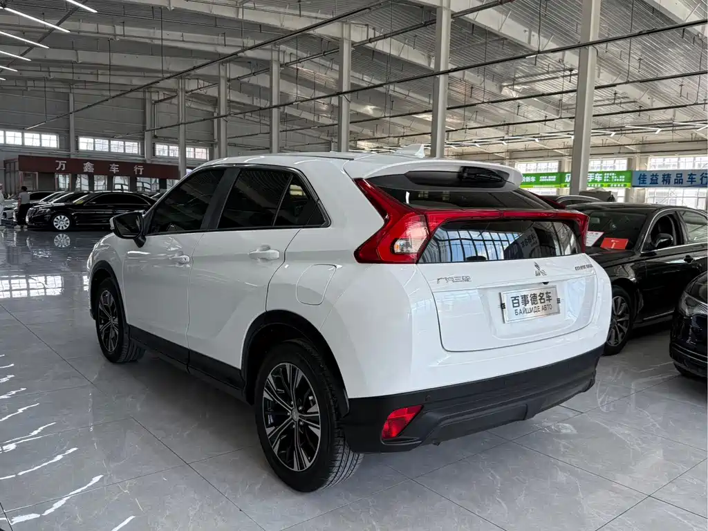Mitsubishi Eclipse Cross — миниатюра 7